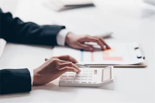 不同企业年假怎么算